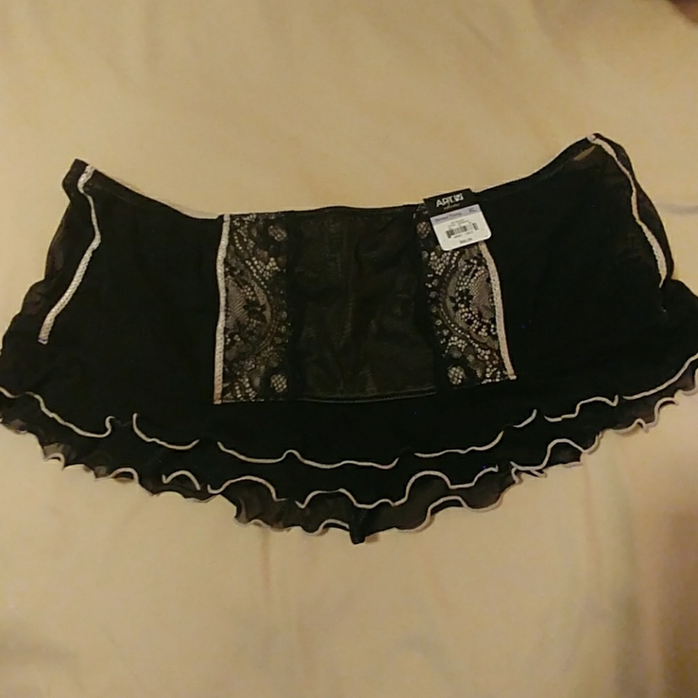 Lingerie skirt nwt sz xl FINAL MARKDOWN